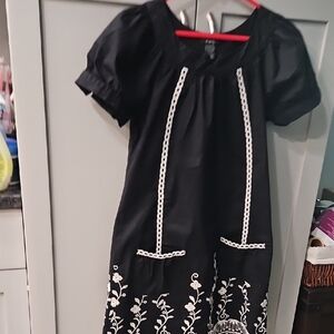 NWOT Charming Black and White Embroidered  Dress Medium
